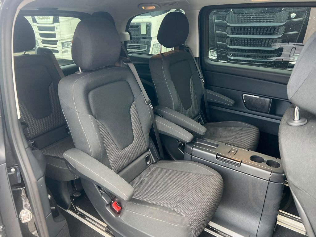 Mercedes-Benz V 300d * 4MATIC * ACC * BURMESTER * AMG FELGEN *