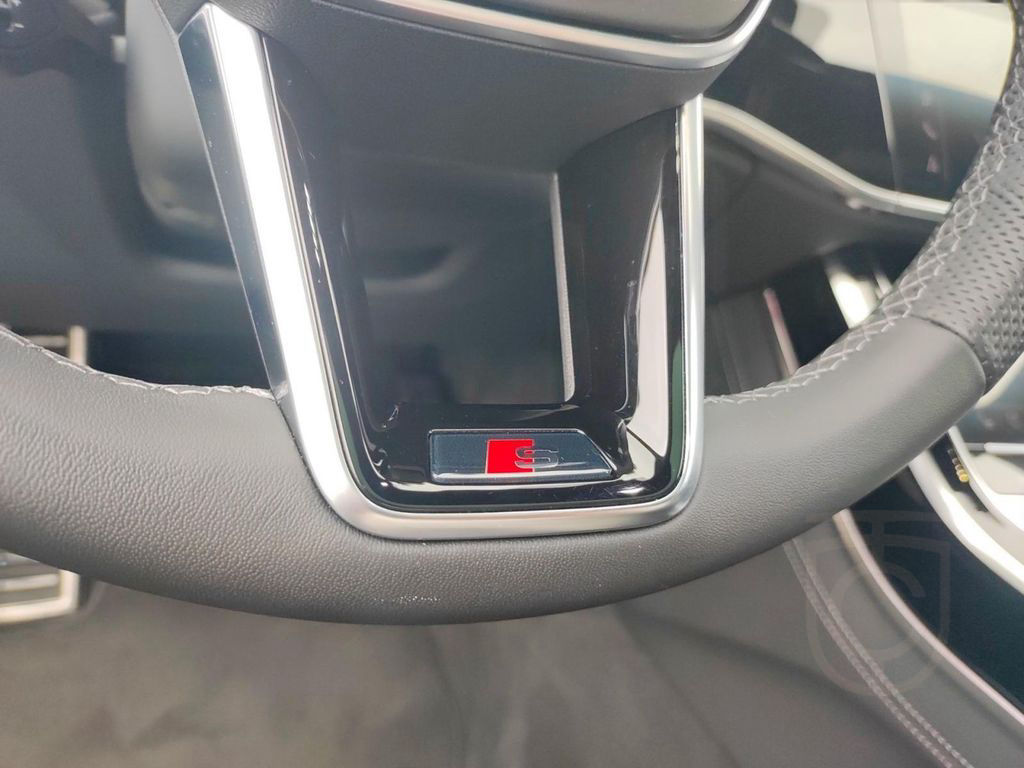 Audi S8 *PANO*StdHz*MATRIX*HuD*B&O*AHK*360°*