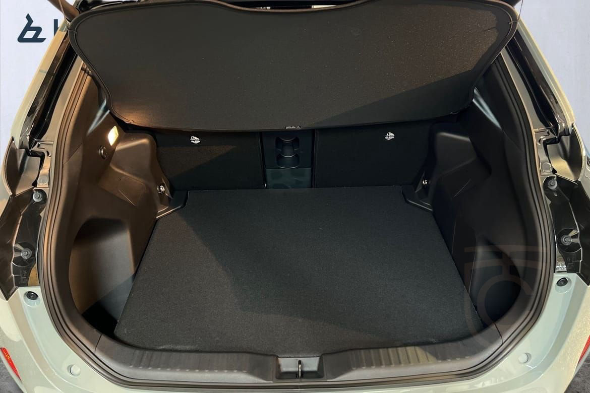 Toyota Yaris Cross Hybrid 130 AWD-i 1,5 PREMIERE EDITION PAN