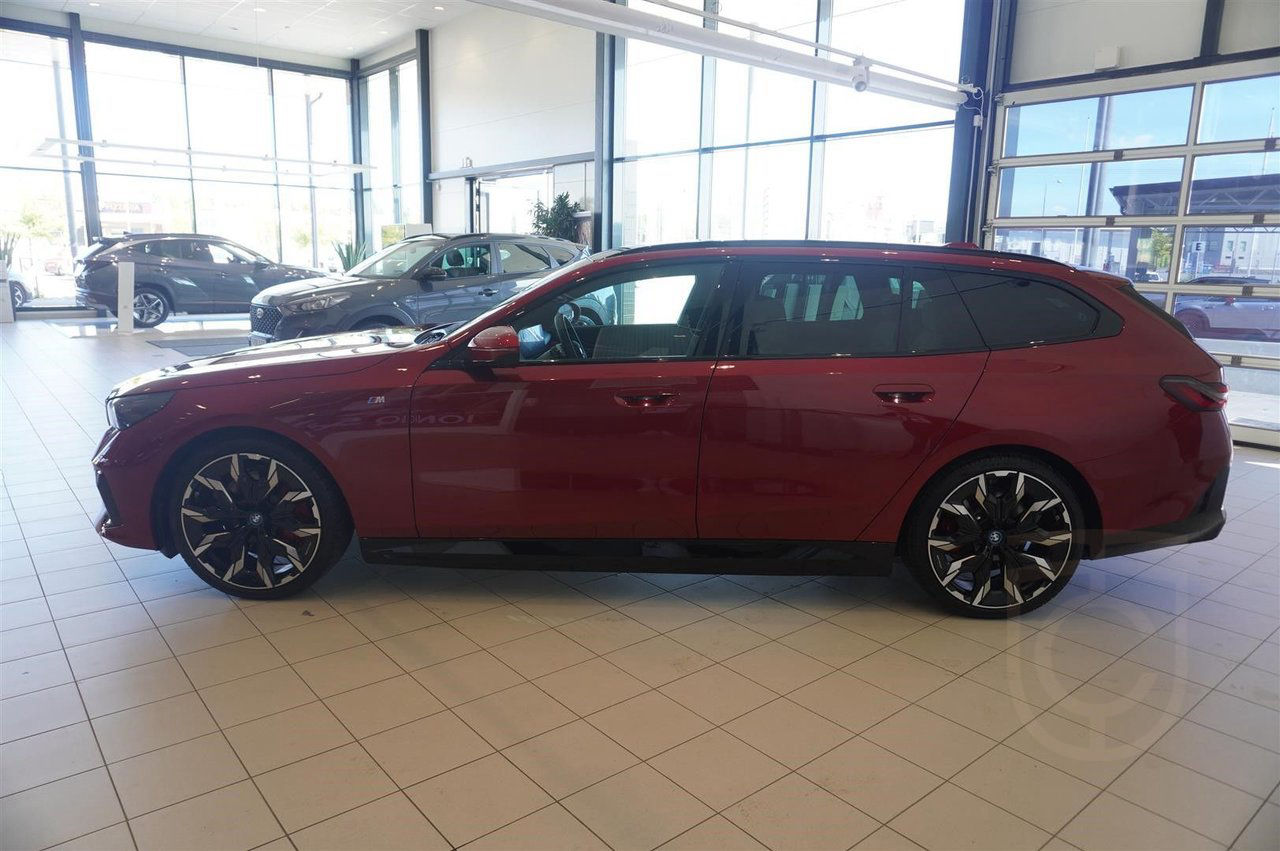 BMW i5 eDrive40 Touring M Sport Business Launch Ed