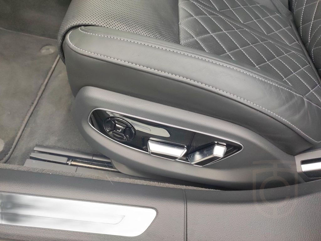 Audi S8 *PANO*StdHz*MATRIX*HuD*B&O*AHK*360°*