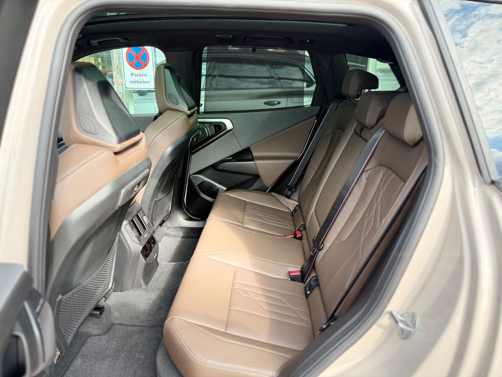 BMW X3 M50 M-PAKET PRO / PANO / AHK / PREMIUM & INNO