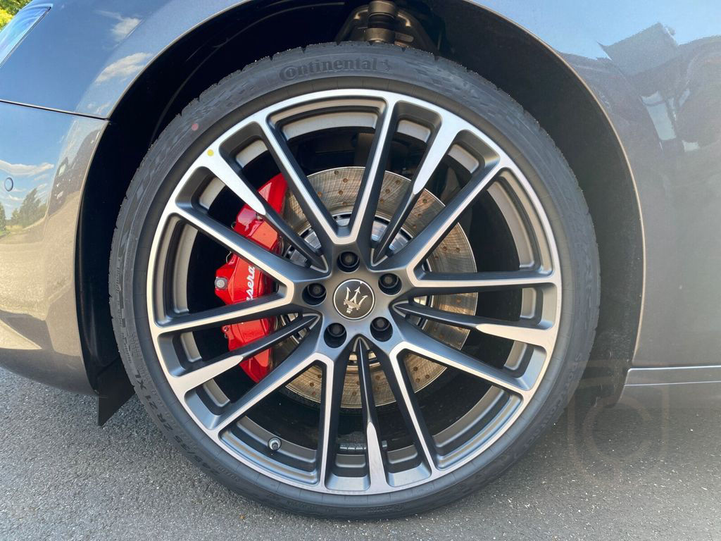 Maserati Ghibli Trofeo V8 Carbon-Pack+Glasdach+Fahrassist