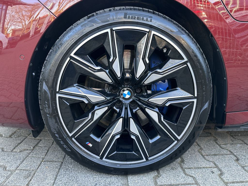 BMW M760e xDrive M Sport Autobahnas Autm.Tür Massage