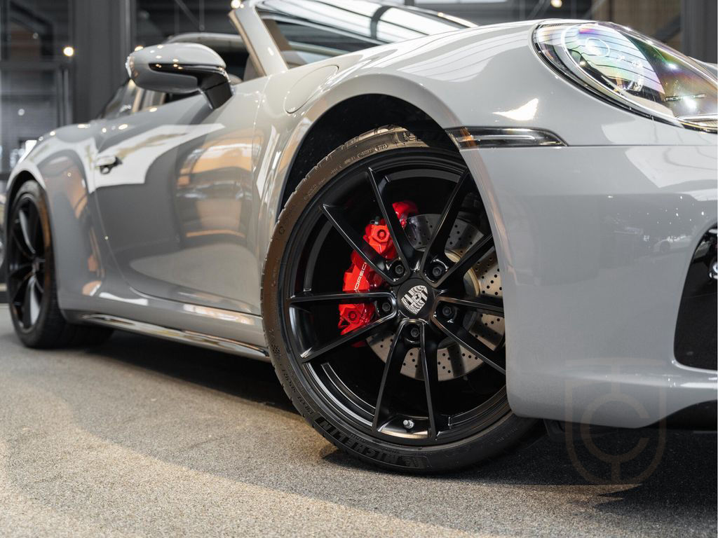Porsche 992 992 Targa 4 Lift Carbon Bose 911 3.0 Targa 4