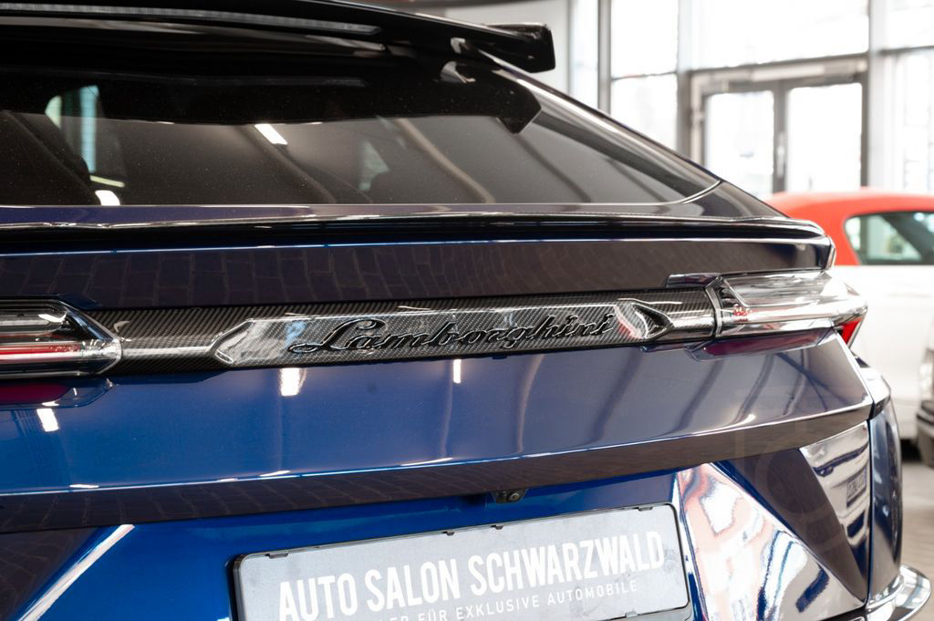 Lamborghini Urus Performante|FULL CARBON|AKRAPOVIC|B&O|VOLL