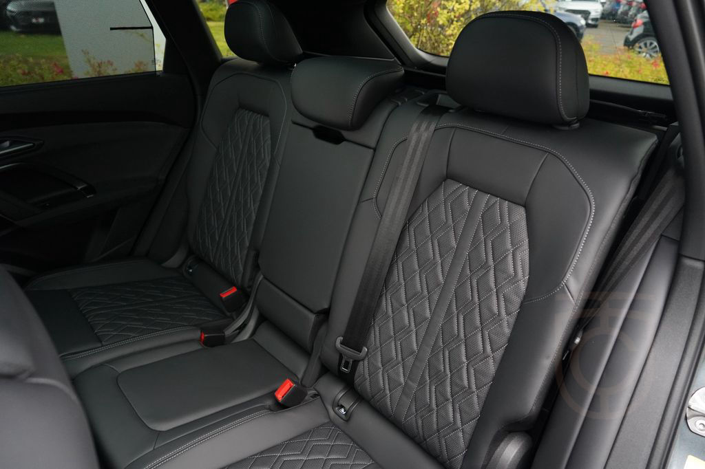 Audi SQ5 PANO LUFTFEDER TECH PRO MMI PRO STD.HZG AHK