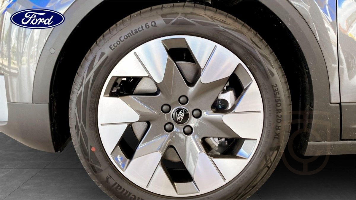 Ford Explorer PREMIUM LONG RANGE RWD