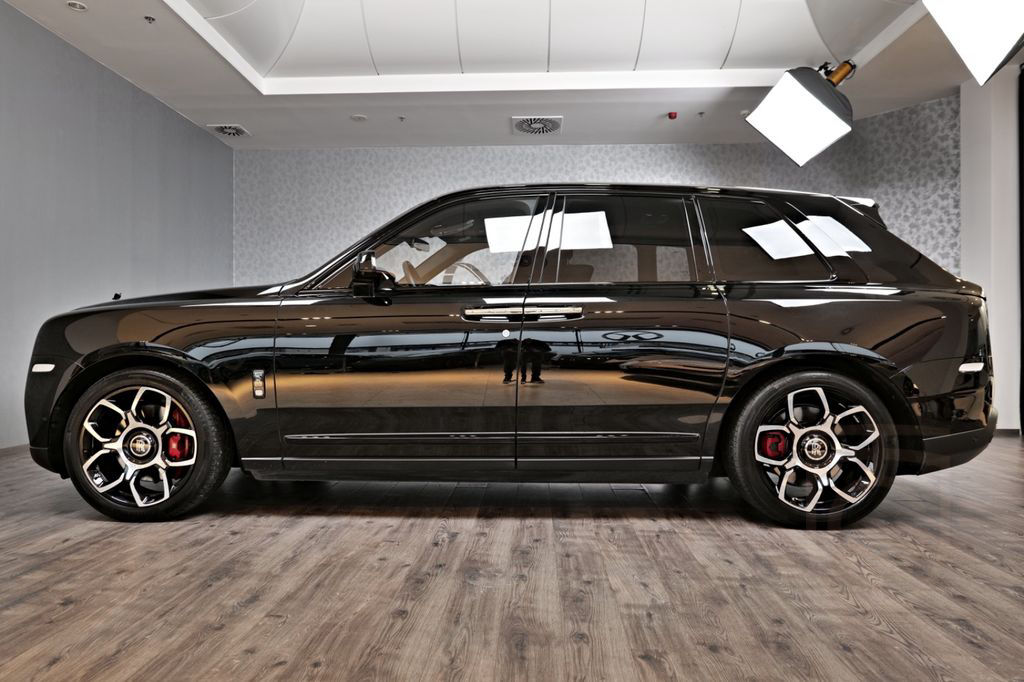 Rolls-Royce Cullinan Black Badge / PANO / MASSAGE / AUDIO