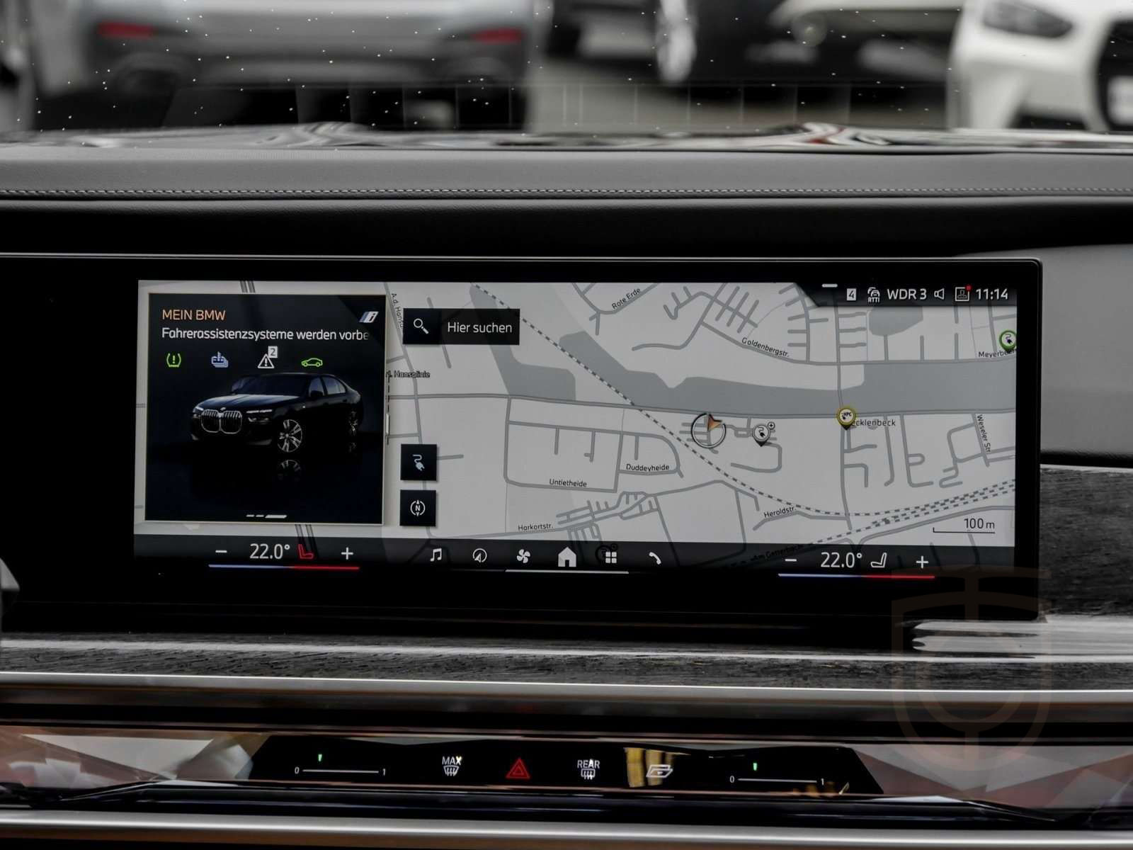 BMW i7