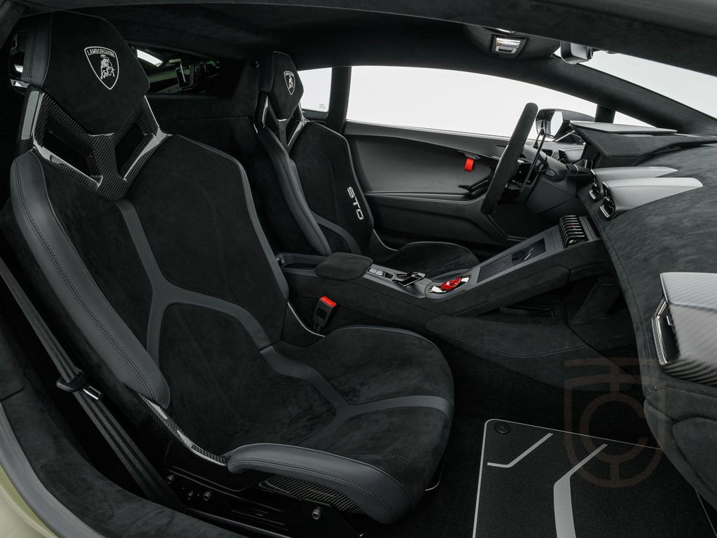 Lamborghini Huracán STO