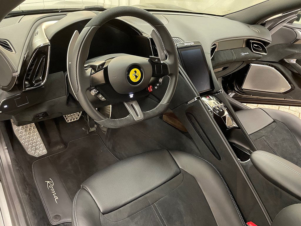 Ferrari Roma 3.9 V8 DCT 620hk 2021 Kolfiber Sv-såld MOMSBIL
