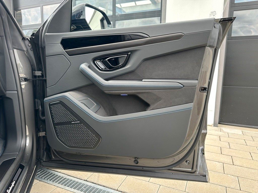 Lamborghini Urus SE *STOCK*B&O*STYLE*PANO*NOW*READY