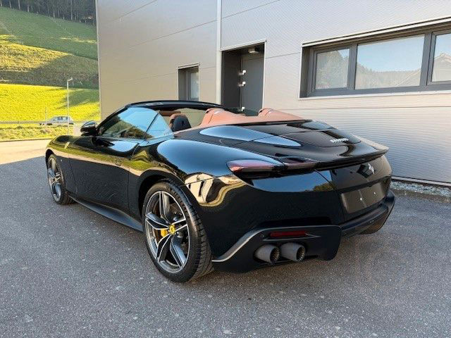 Ferrari Roma Spider MY25/MAGNERIDE/Carbon/Surround