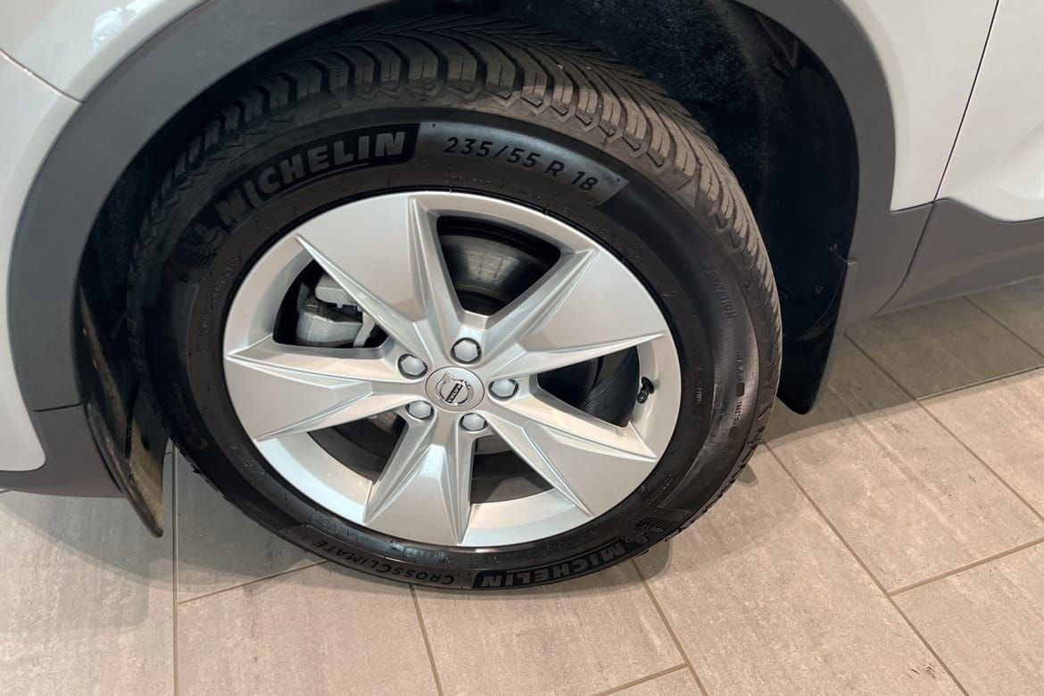 Volvo XC40 B4 FWD Bensin Core