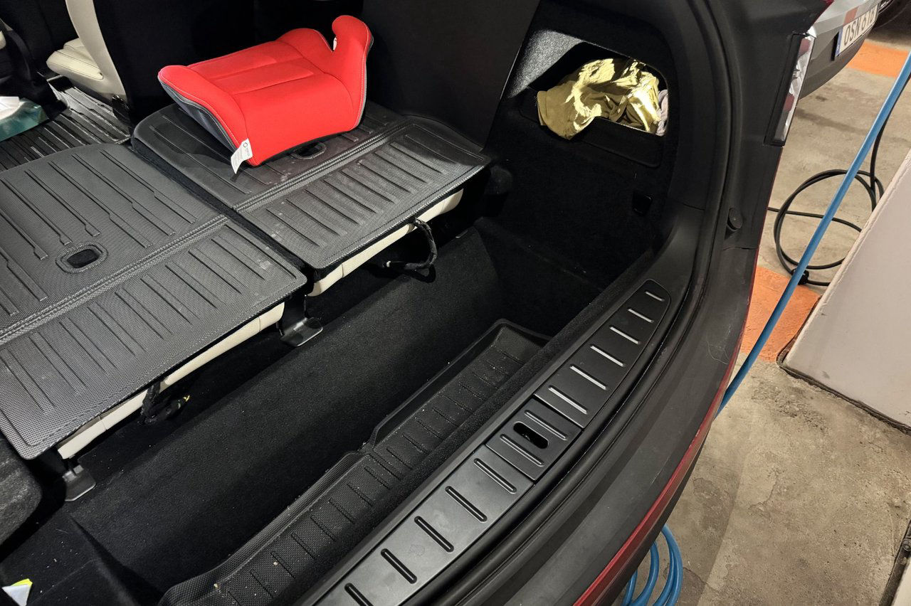 Tesla Model X PLAID