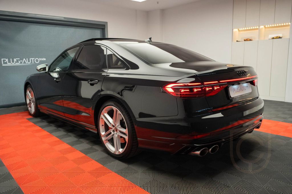 Audi S8 TFSI quattro tiptronic