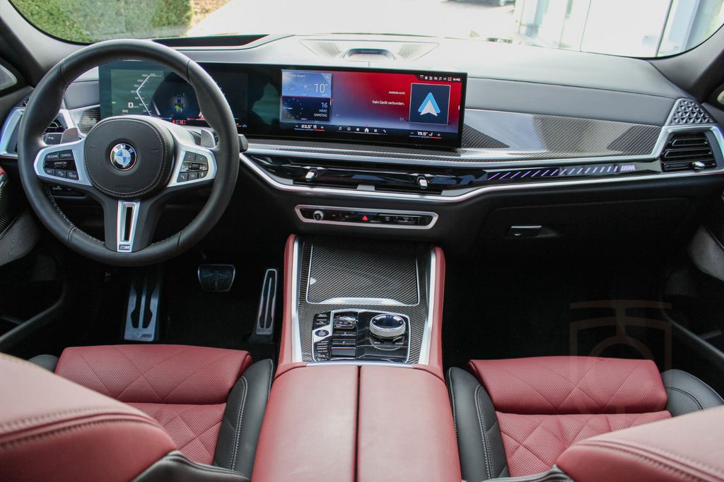 BMW X6 M60 i xDrive / STANDHEIZUNG / B&W / TRAVEL