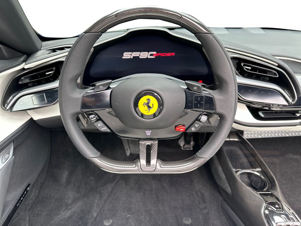 Ferrari SF90 Spider 130.000€ an optionals