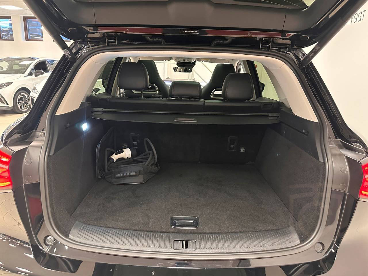 MG EHS MG EHS PLUG-IN HYBRID LUXURY PANORAMA