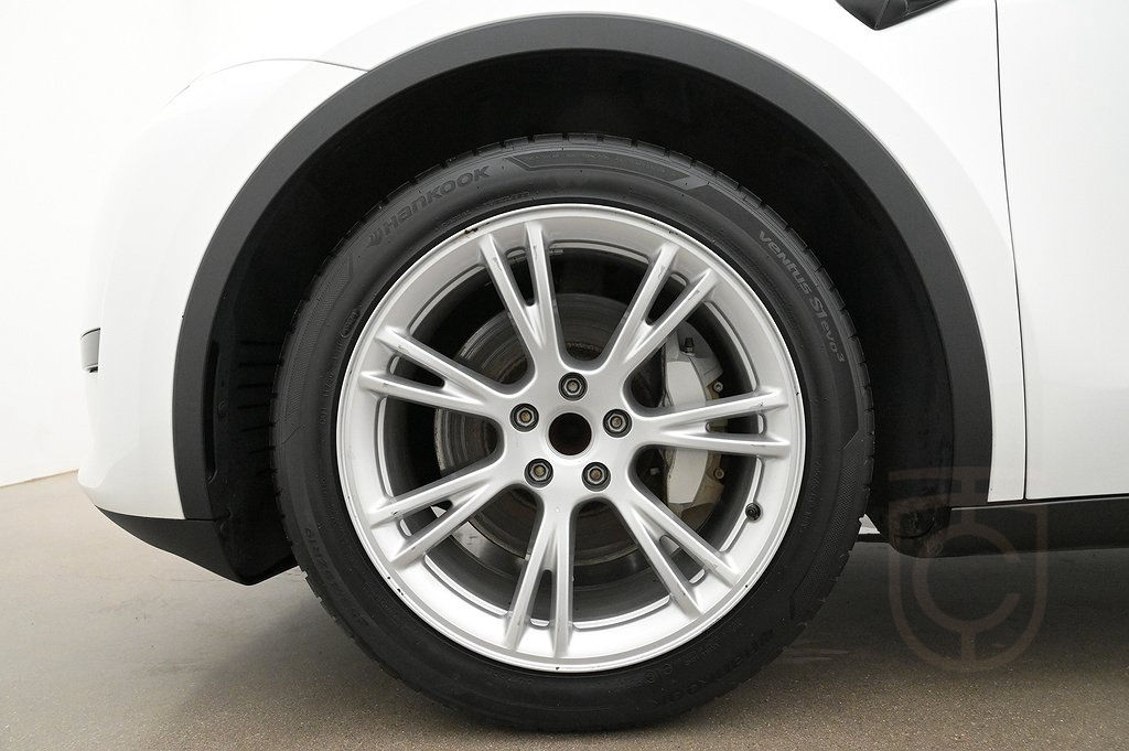 Tesla Model Y Standard Range RWD