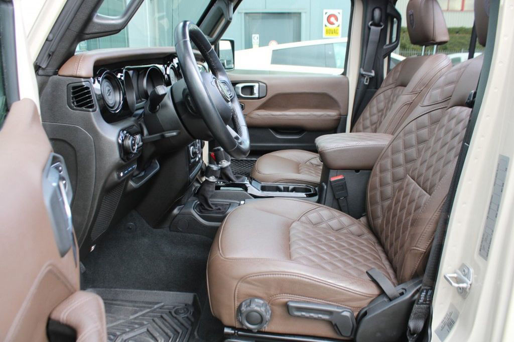 Jeep Wrangler BRUTE 4XE 380 PK SAHARA / Sky One Touch