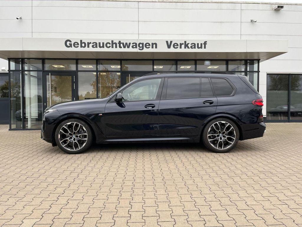 BMW X7 xDrive40i M-Sport AHK Iconic Glow 360°