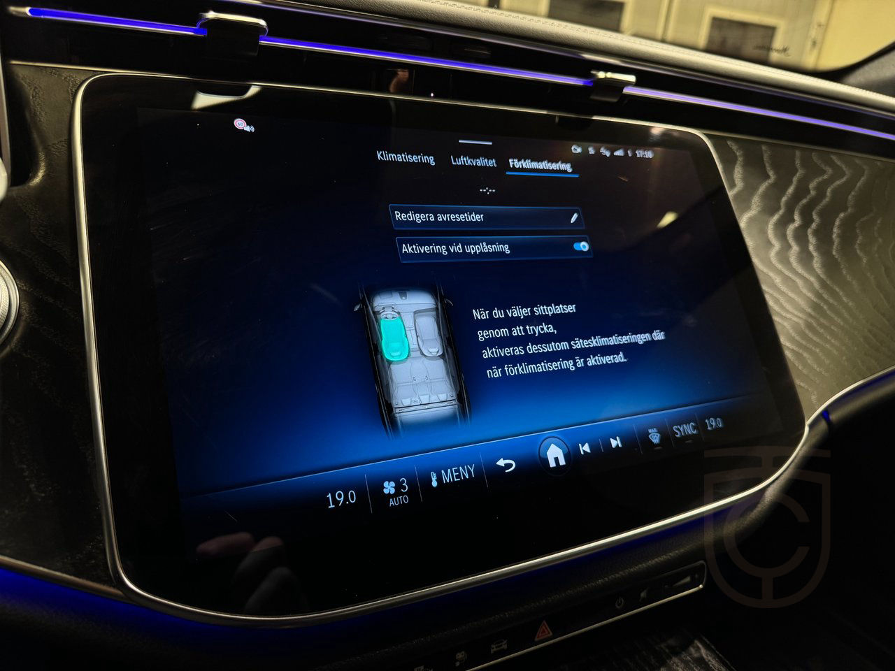 Mercedes-Benz E 300 de 4MATIC All-Terrain Driver assist