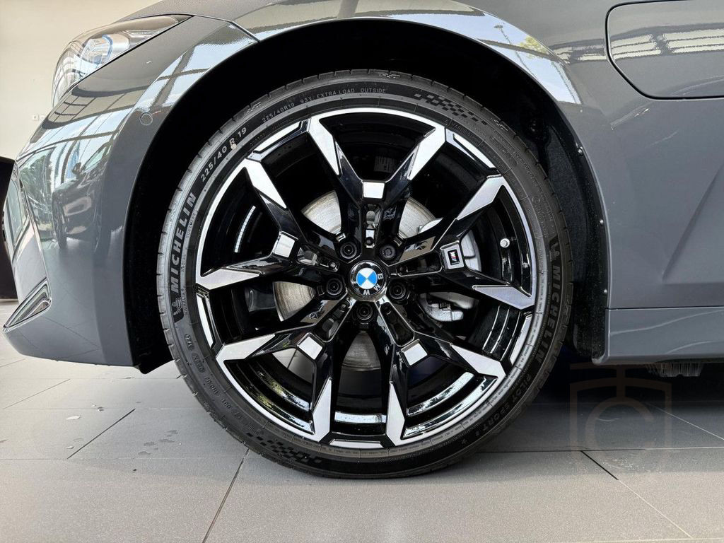 BMW 330e Touring M-SPORT INNOV. COMFO. AHK Bluetooth