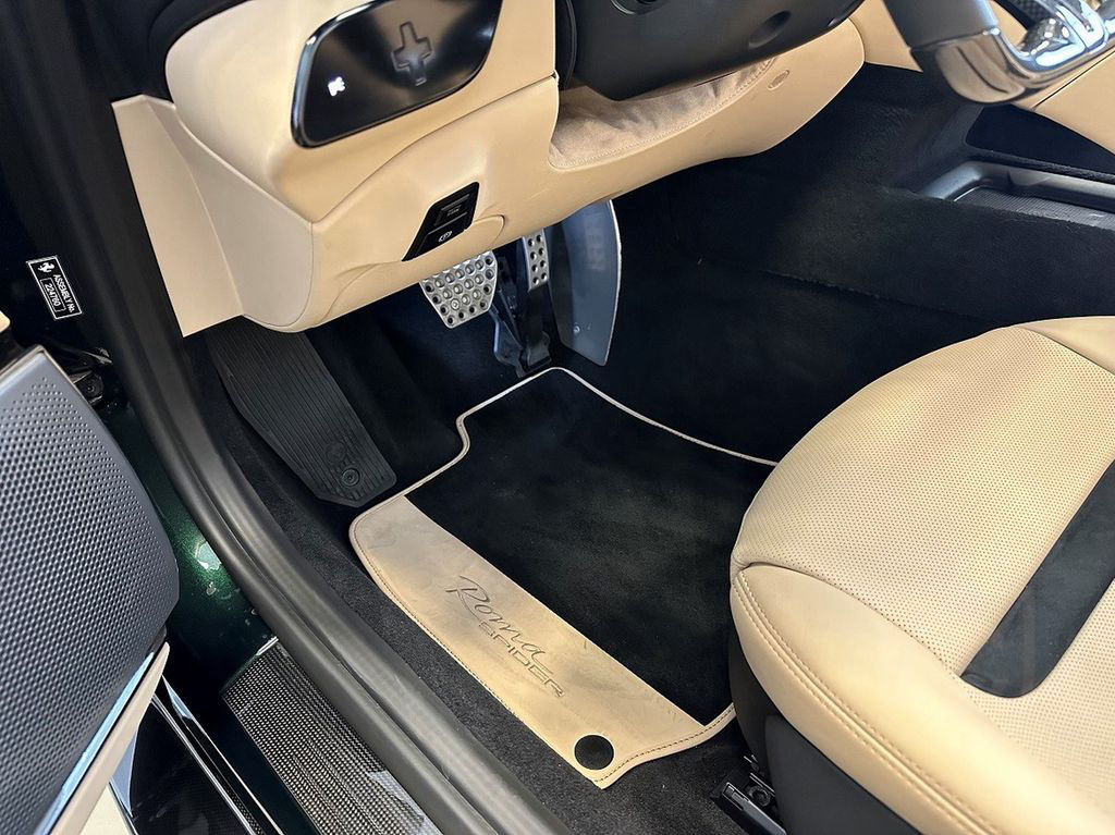 Ferrari Roma Spider Green/Beige Carbon 360° JBL