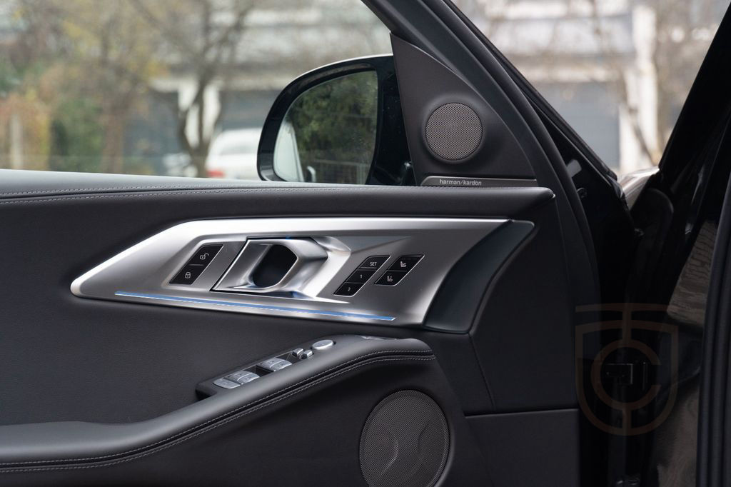 BMW XM 50e DR.ASS.PRO..MASSAGE.SOFTCL.360°.H/K.AHK