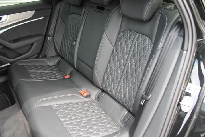 Audi S6 Avant 3.0TDI*MATRIX*NAV*B&O*LUFT*TOP-VIEW*LM2