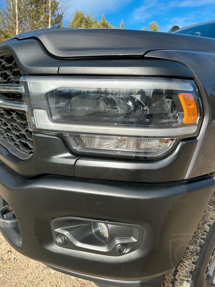 Dodge RAM 3500 CREWCAB - 6.4L HEMI V8 -
