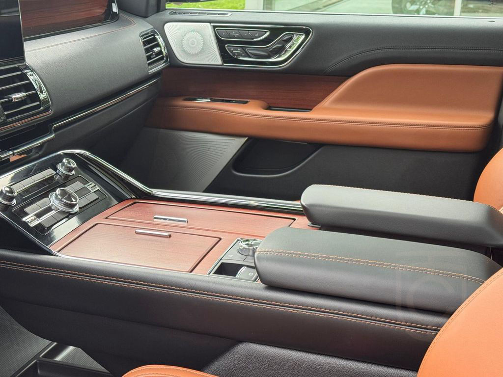 Cadillac Escalade Lincoln Navigator 3.5L V6 Lang Preferre