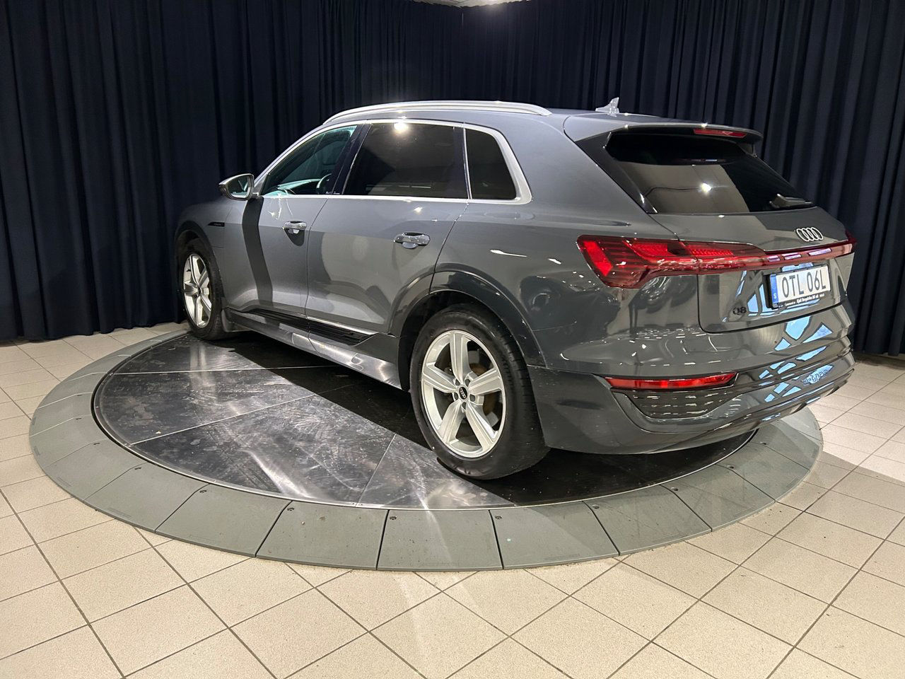 Audi Q8 50 e-tron quattro