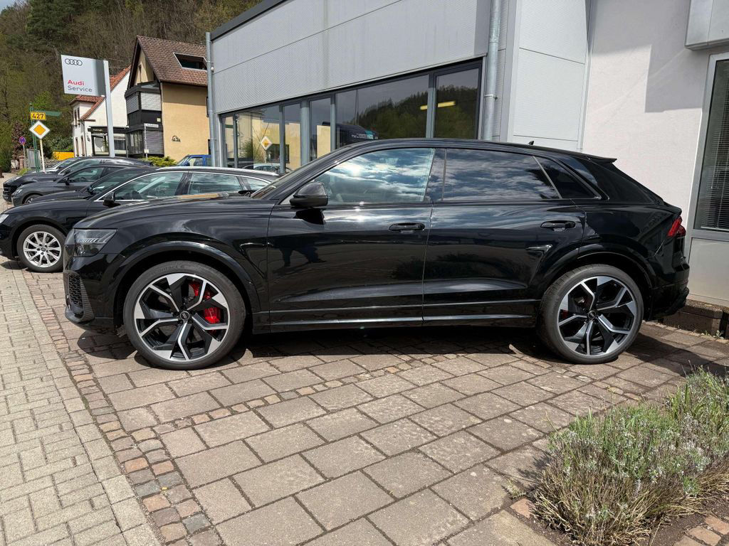 Audi RS Q8 AGA01-27-150tkm/B O/NACHTSICHT/305KMH/STAN