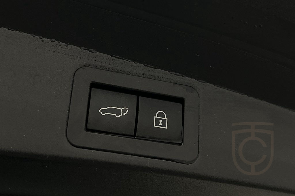 Toyota Corolla TREK Hybrid