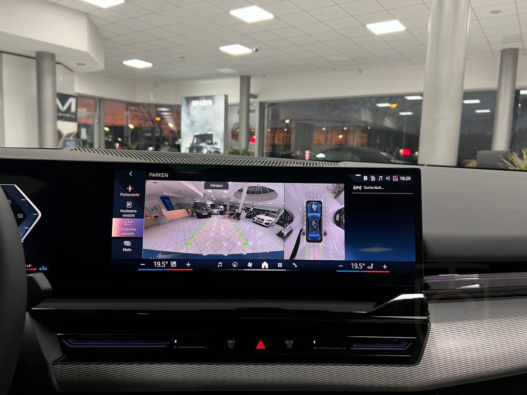 BMW 540 d xDrive M-Sport*HUD*PANO*B&W*KEYL*AHK*360°