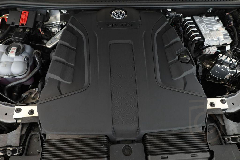 Volkswagen Touareg 3.0 TDI 4M R-Line Leder Pano DCC 22" AHK
