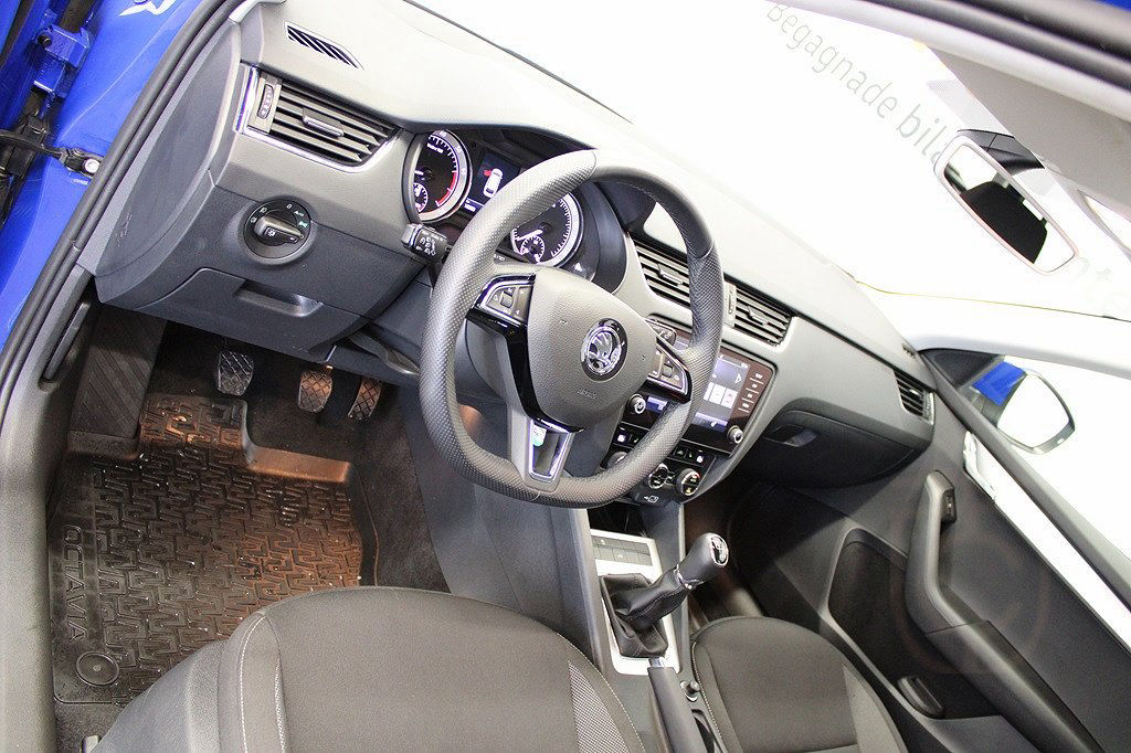 Skoda Octavia Kombi AMBITION TSI 115 HK DRAG & VÄRMARE