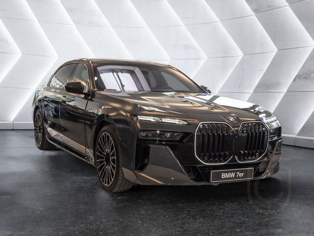 BMW 740d xDrive M-Sport ACC SITZBELÜFTUNG PANO 360°