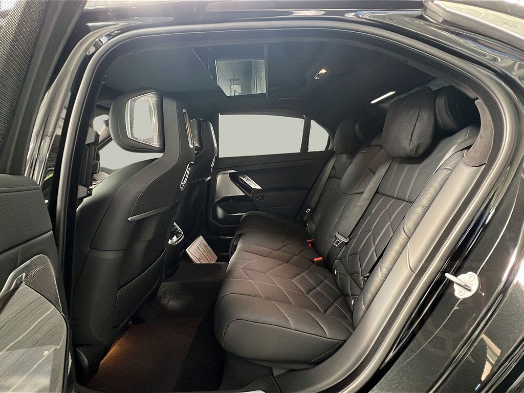 BMW M760e / Executive Paket/ Connoisseur Paket