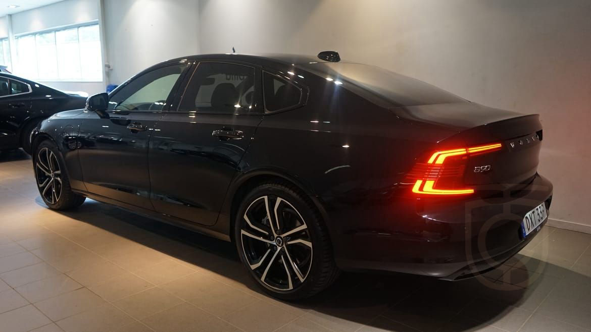 Volvo S90 Recharge T8 AWD Geartronic 335kW 2024 R-Design, Ultimate