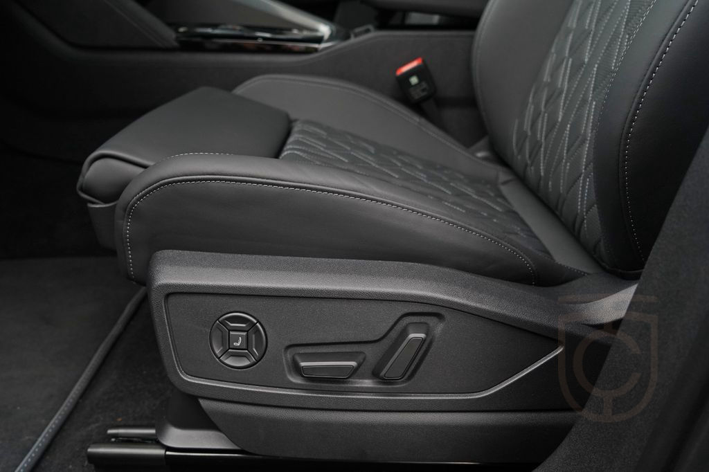 Audi SQ5 PANO LUFTFEDER TECH PRO MMI PRO STD.HZG AHK