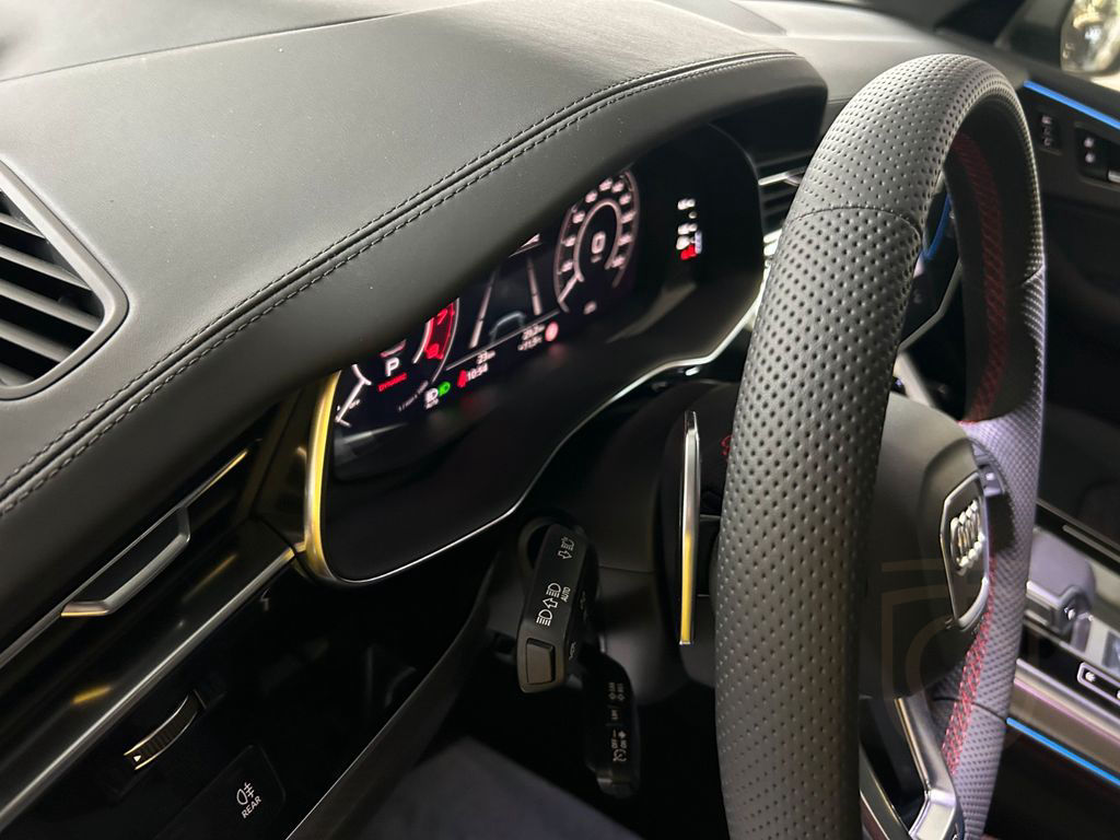 Audi RSQ8 RS Q8 PERFORMANCE Vmax PANO AHK SHZLÜFT