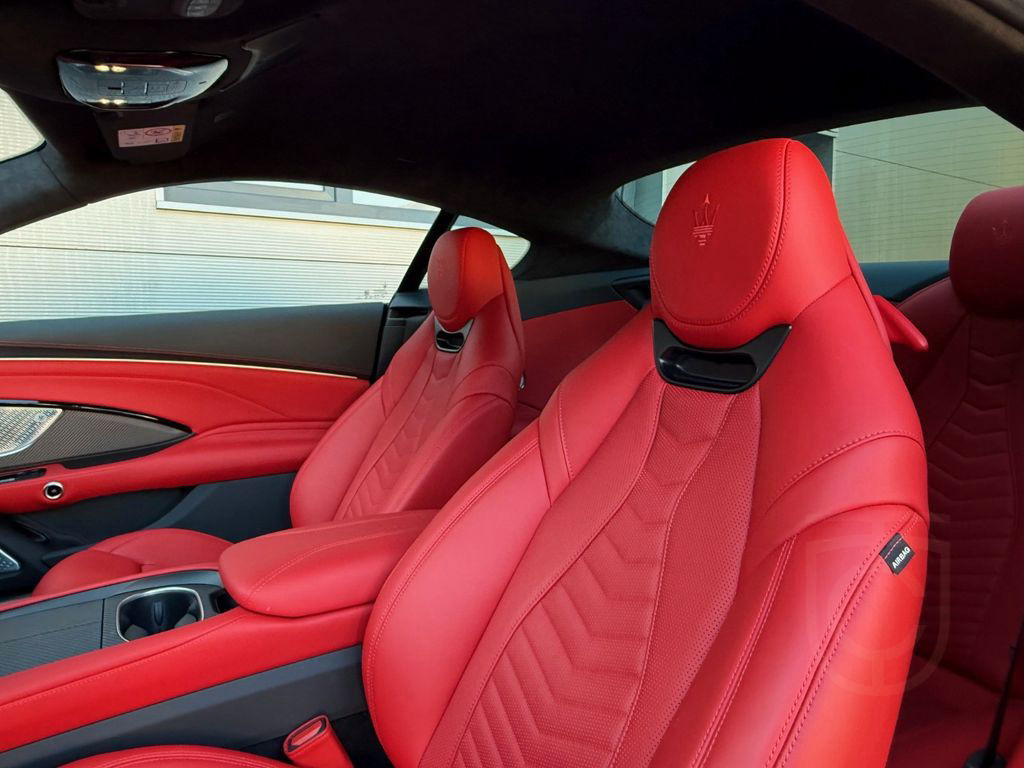 Maserati GranTurismo Trofeo 3.0 V6 AWD / MY24/NP 244.000€