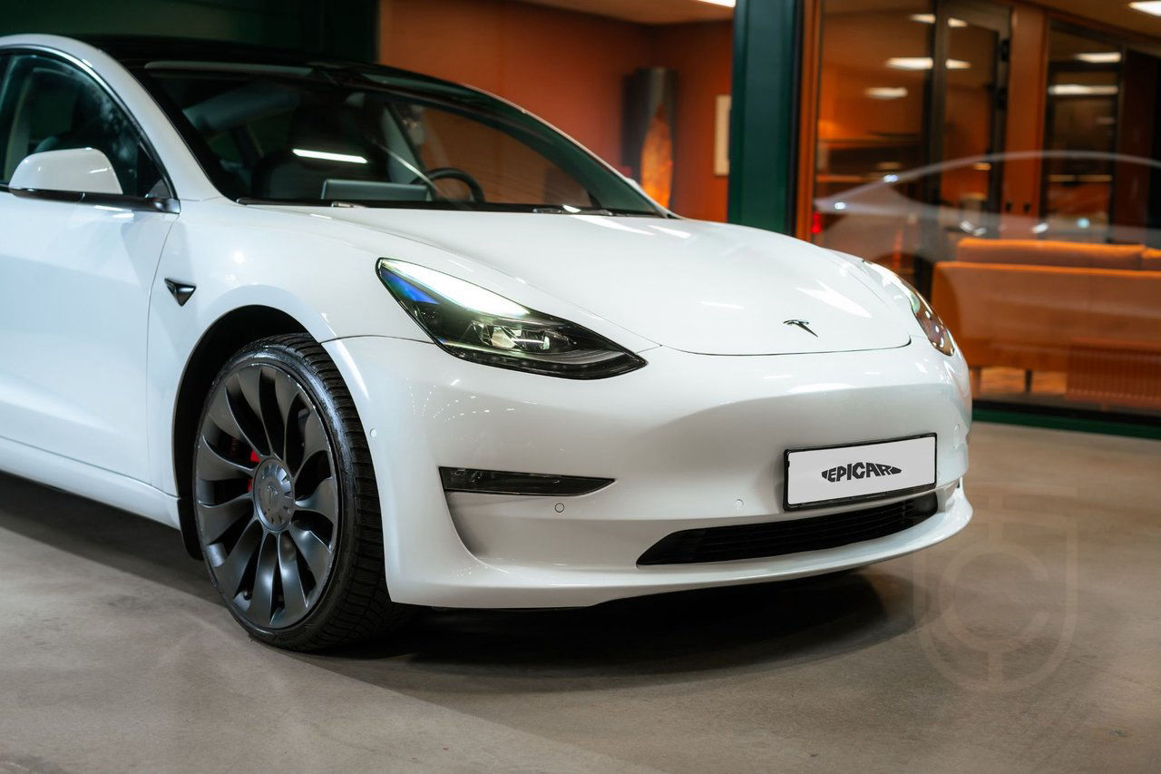 Tesla Model 3 Performance