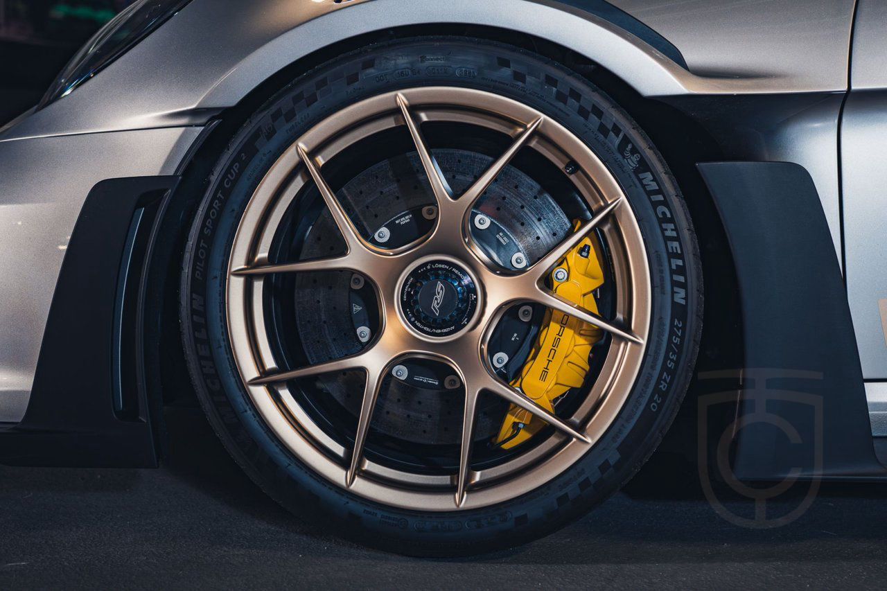 Porsche 911 992 GT3 RS Silver Metallic -