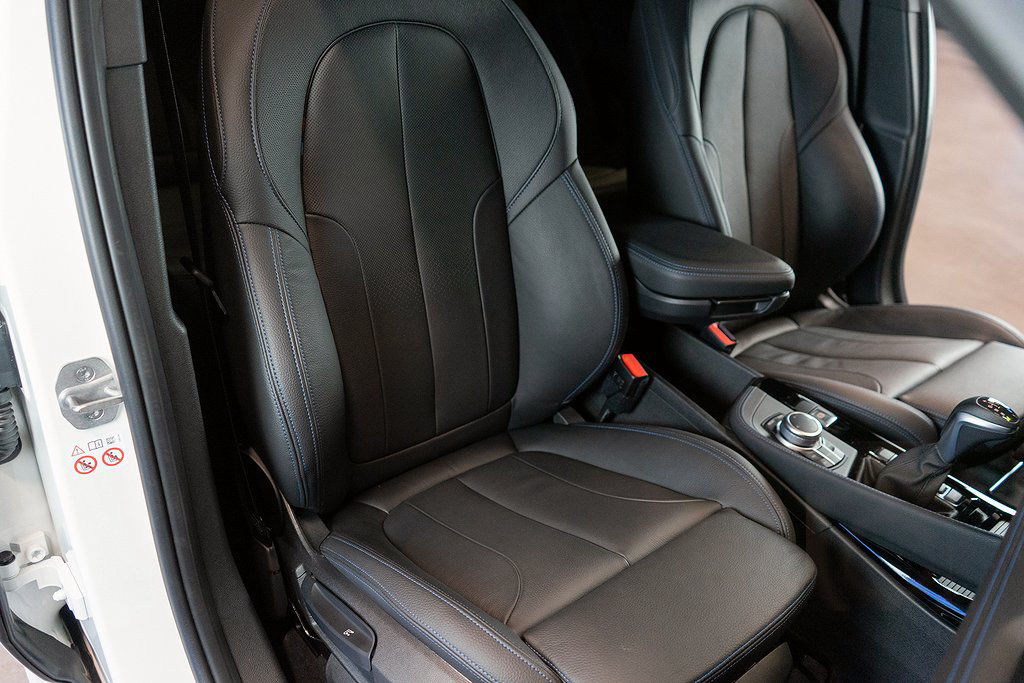 BMW X1 xDrive 25e M-Sport / Connected / Läder / Drag/ 19 tum