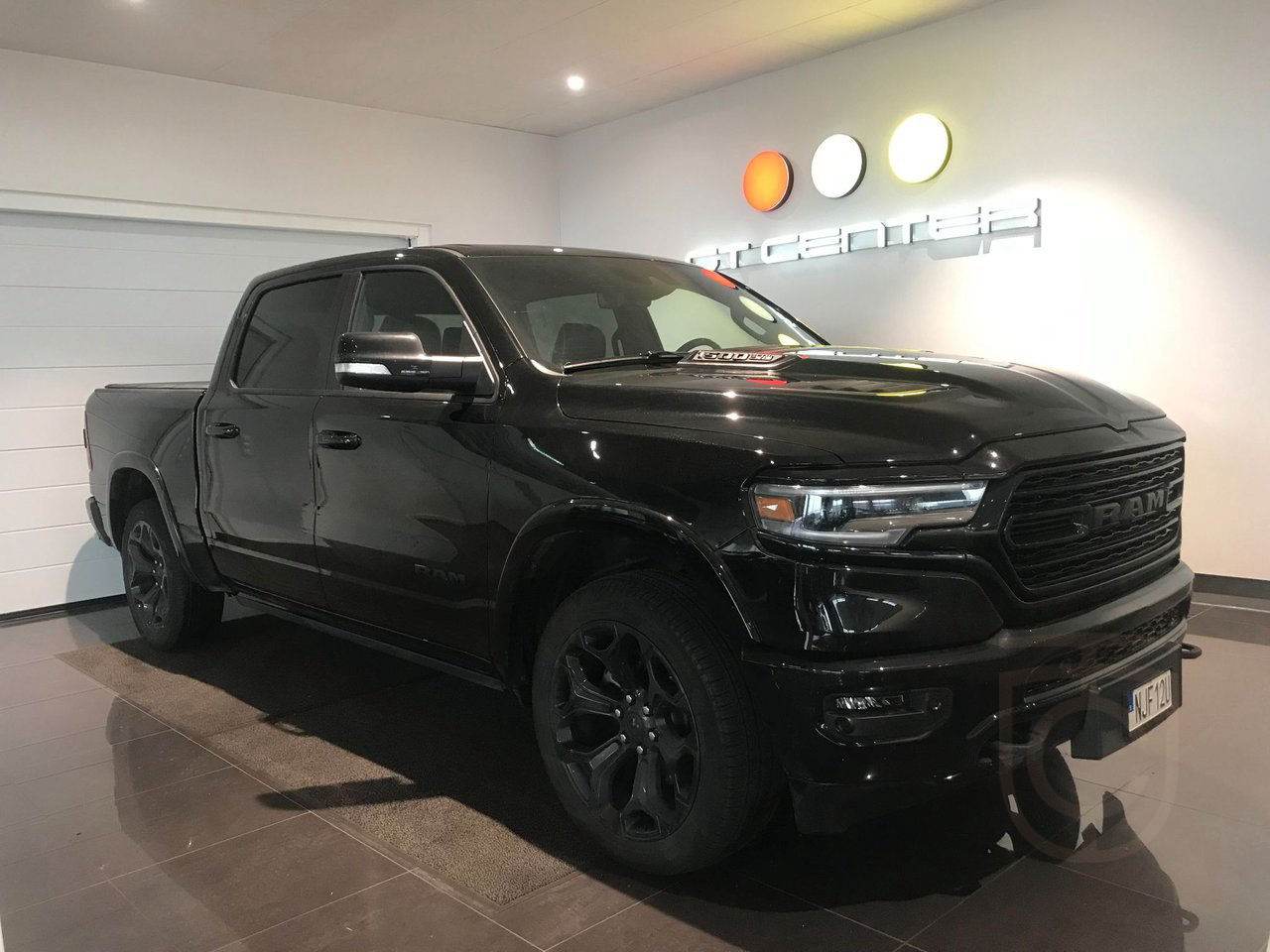 Dodge RAM 1500 Limited Night Edition